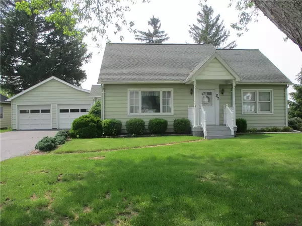 37 Ridge RD, Horseheads, NY 14845