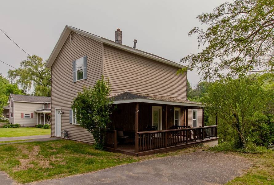 88 Maple ST, Lyons, NY 14489