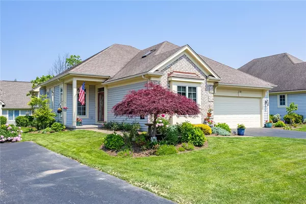 110 Cuddy CT, Webster, NY 14580