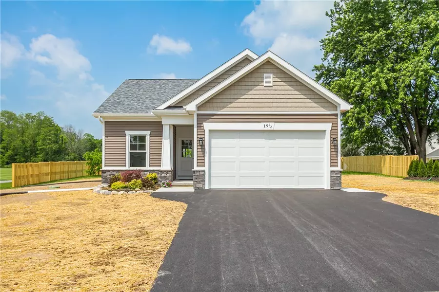 19 1/2 Bennett AVE, Bloomfield, NY 14469