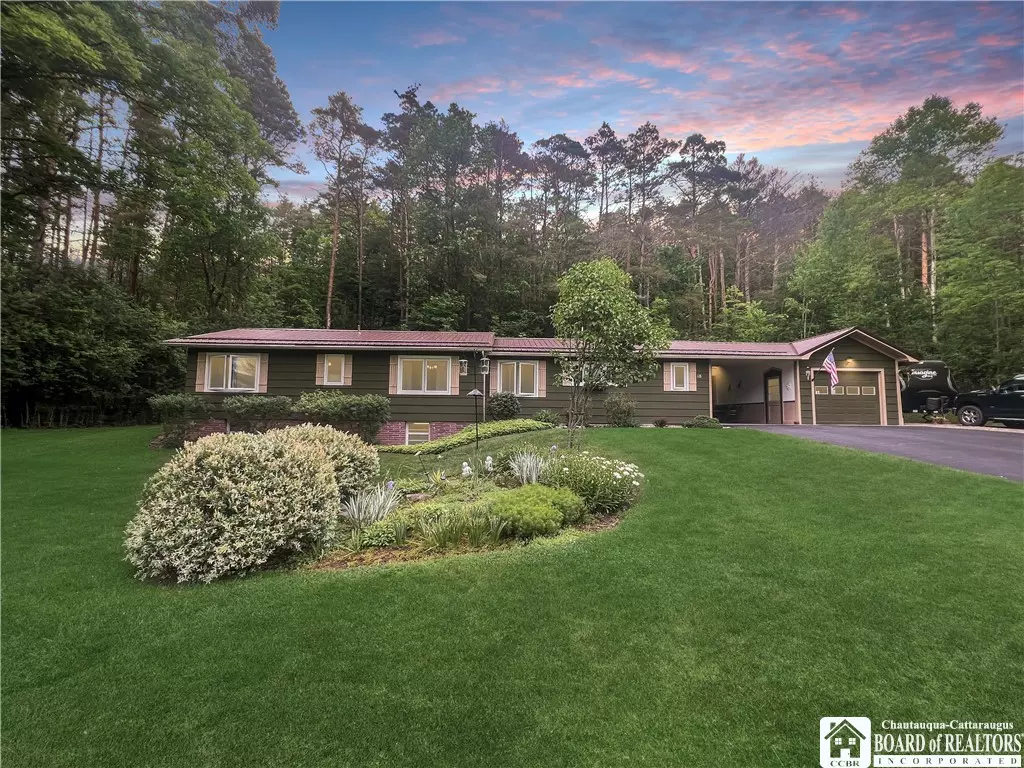 Wellsville, NY 14895,18 Meadowbrook CT