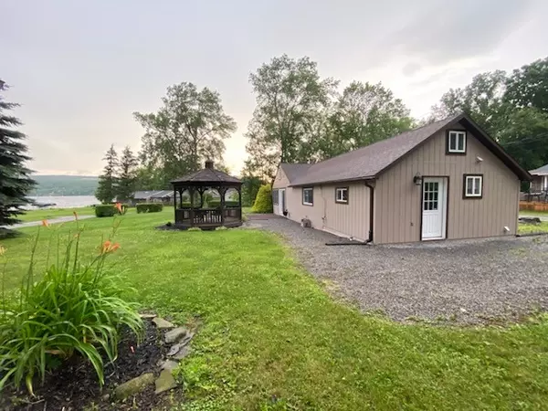 8521 W Buckingham ST, Honeoye, NY 14471