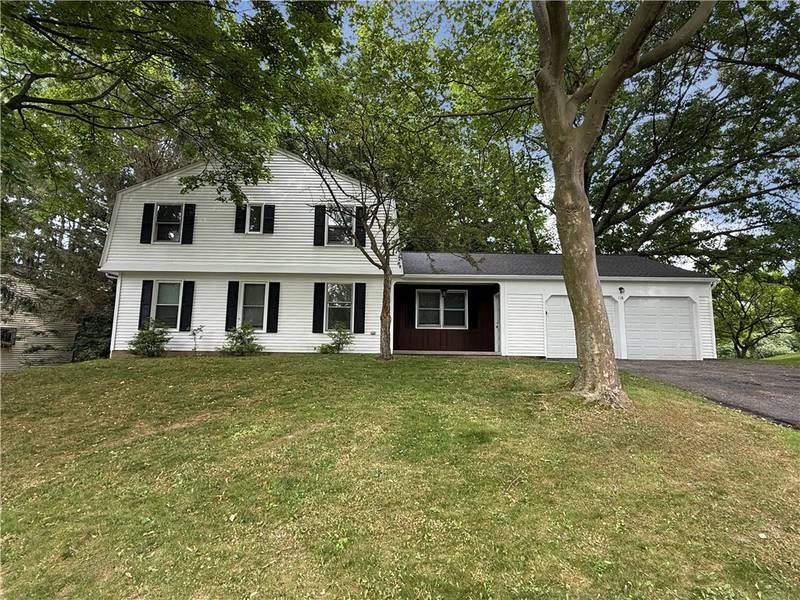 118 S Ridge Trl, Fairport, NY 14450