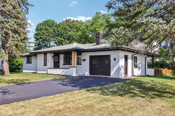 260 Candlewood RD, Rochester, NY 14609