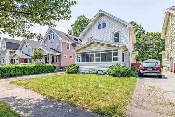 Rochester, NY 14619,879 Woodbine AVE