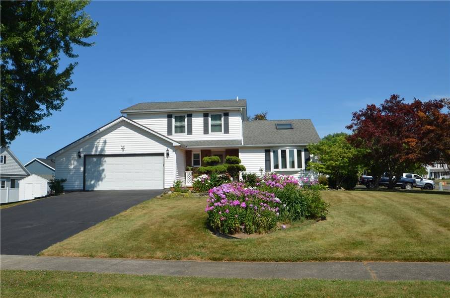 611 Drumcliff, Rochester, NY 14612