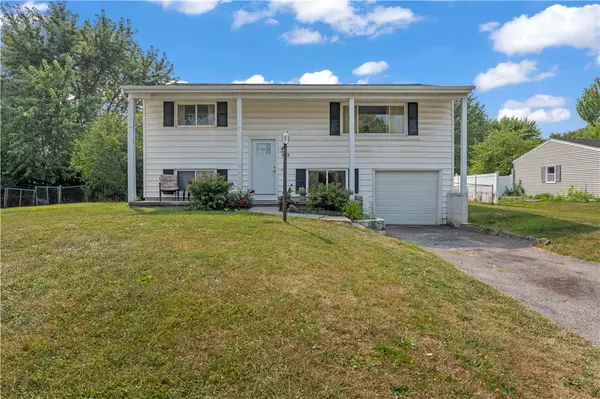 135 Strawberry Hill RD, Rochester, NY 14623