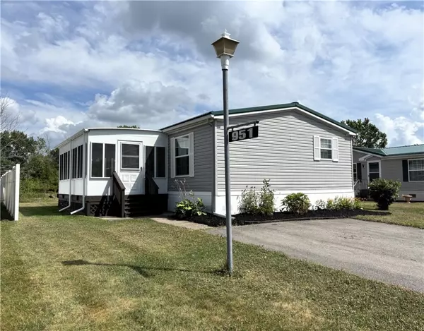 Holley, NY 14470,951 Cobblestone CT