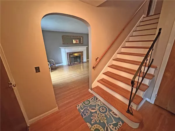 Rochester, NY 14618,2851 Elmwood AVE