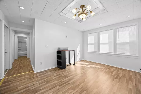 Rochester, NY 14605,244 6th ST #242