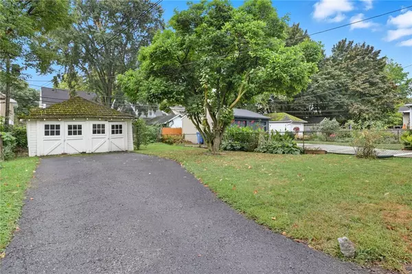 Rochester, NY 14619,121 Winbourne RD