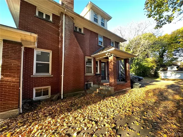 Buffalo, NY 14214,2746 Main ST