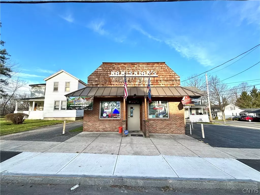 Auburn, NY 13021,107 N Division ST