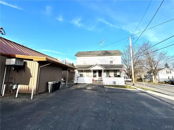 Auburn, NY 13021,107 N Division ST