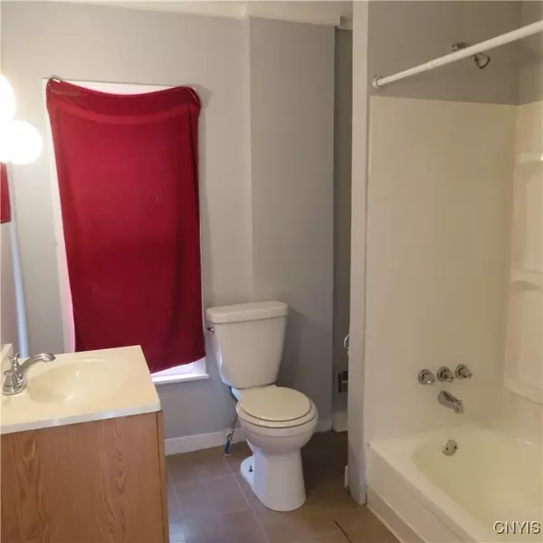 Syracuse, NY 13205,3707 S Salina Street