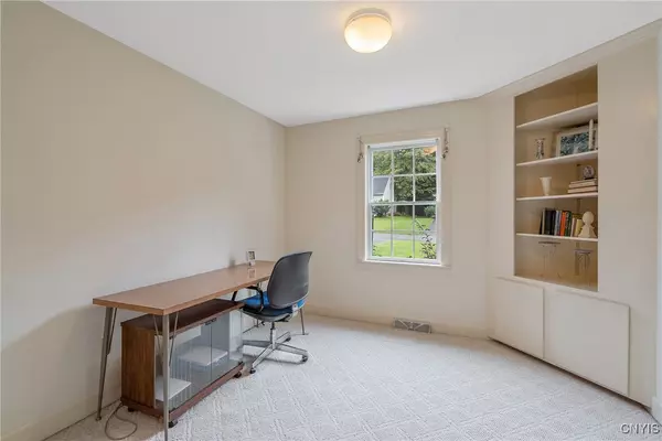 Baldwinsville, NY 13027,8212 Royal Scarlet DR