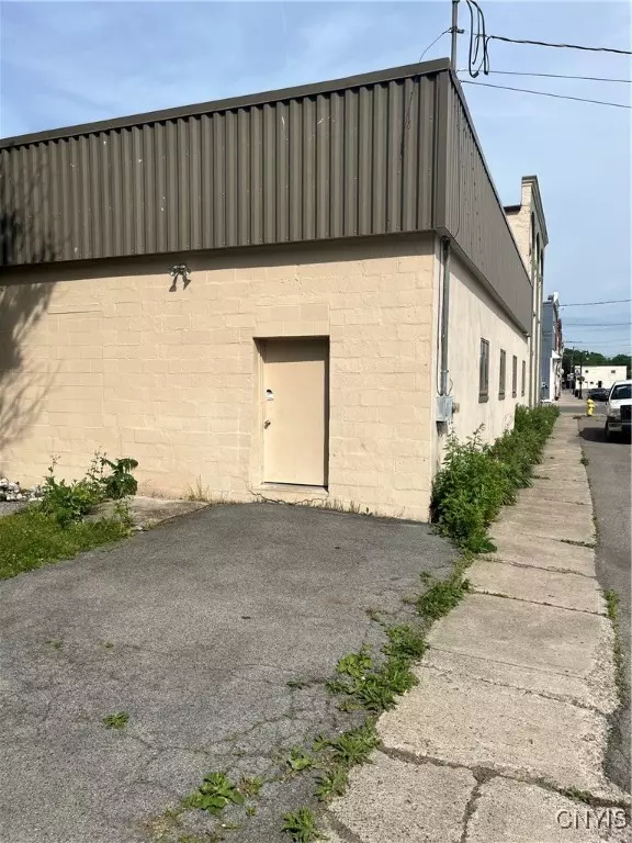 Clyde, NY 14433,28 Sodus Street