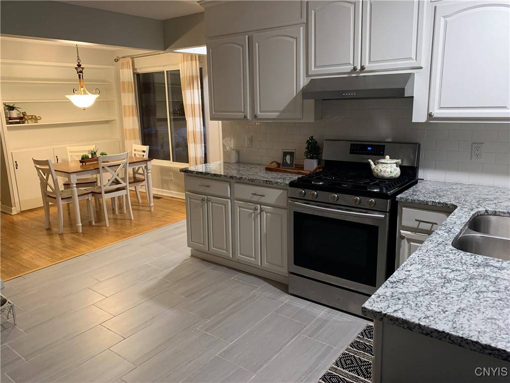 Baldwinsville, NY 13027,7652 Maple RD