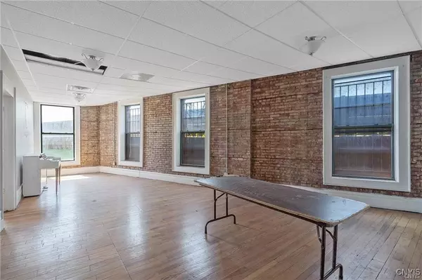 Syracuse, NY 13203,323 James Street
