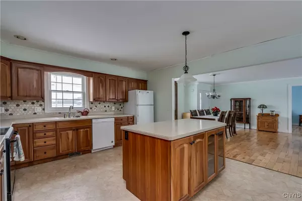 Dexter, NY 13634,13425 Middle RD
