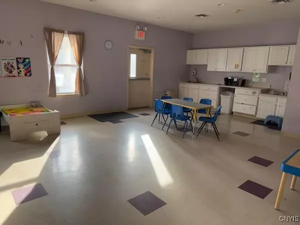 East Syracuse, NY 13057,5930 Bowman RD