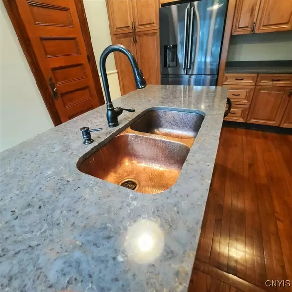 Oneida, NY 13421,109 E Grove ST #2