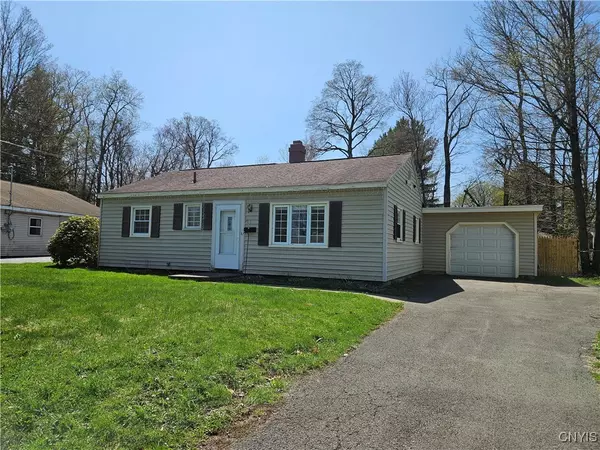 81 Oakdale Ave S, New Hartford, NY 13413