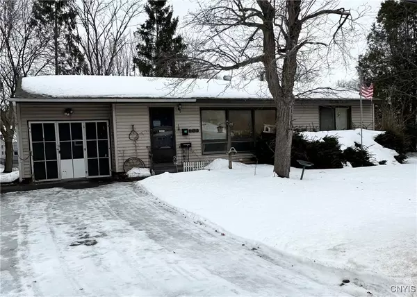212 Fay LN, Minoa, NY 13116