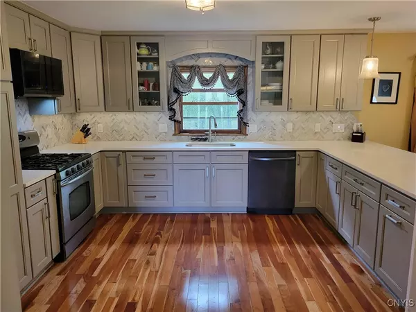 Auburn, NY 13021,3130 Meadow View LN