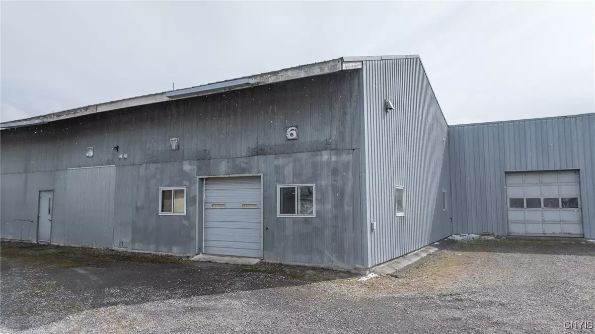 Lyons, NY 14489,52 Elmer ST