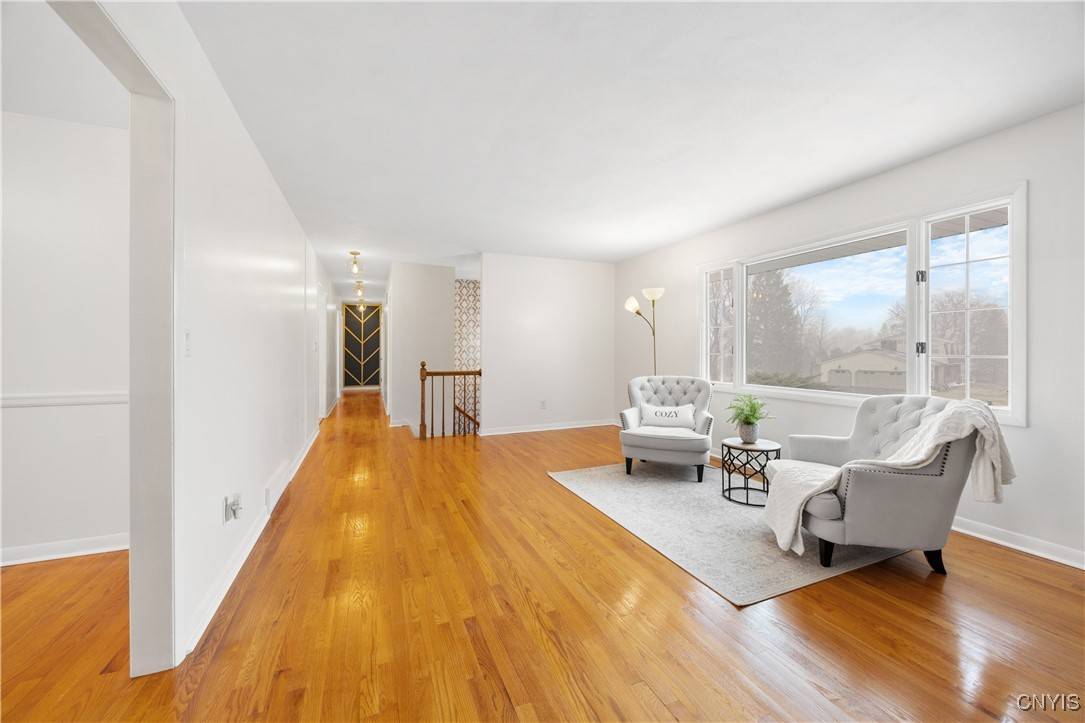 Manlius, NY 13104,8360 Craine DR