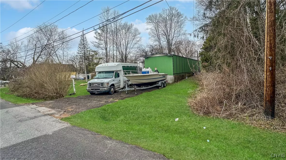 Utica, NY 13502,5635 Mapleton DR