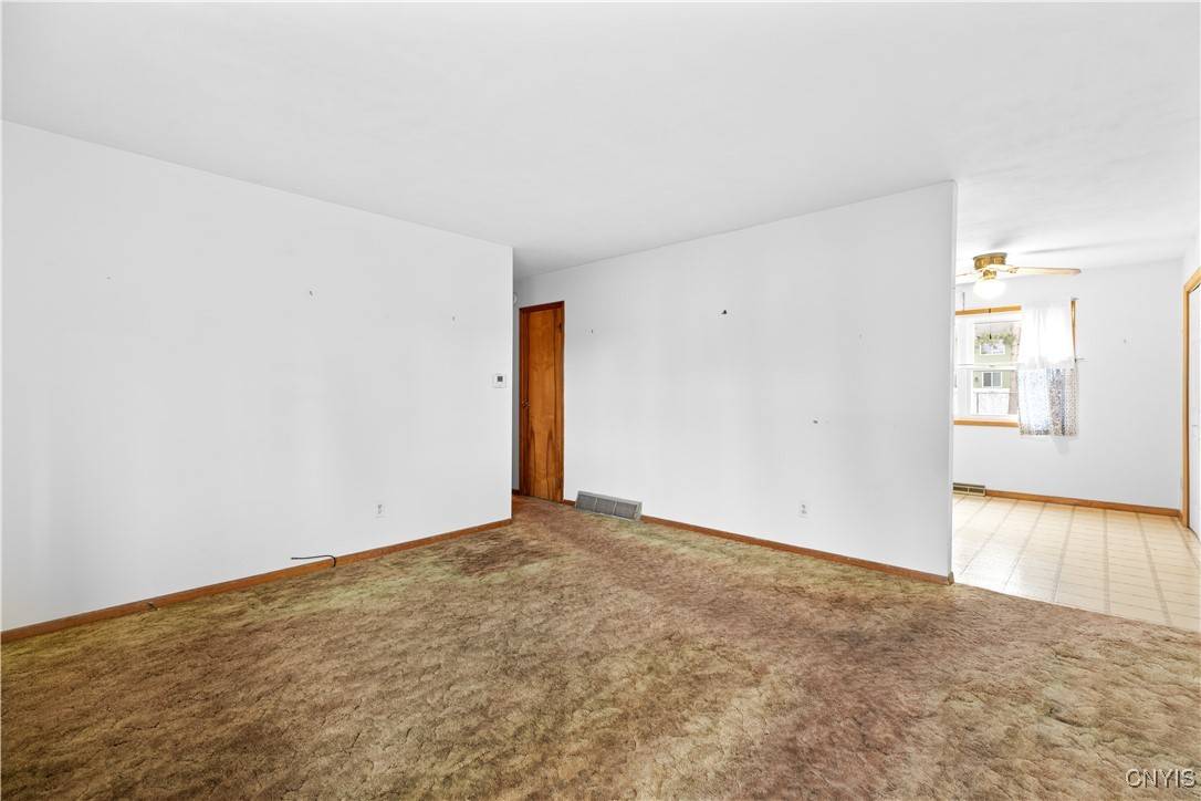 Utica, NY 13502,418 Fiore DR