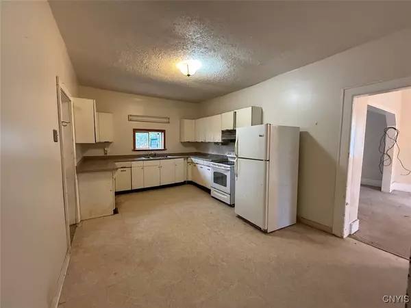 Phoenix, NY 13135,141 Oswego River RD