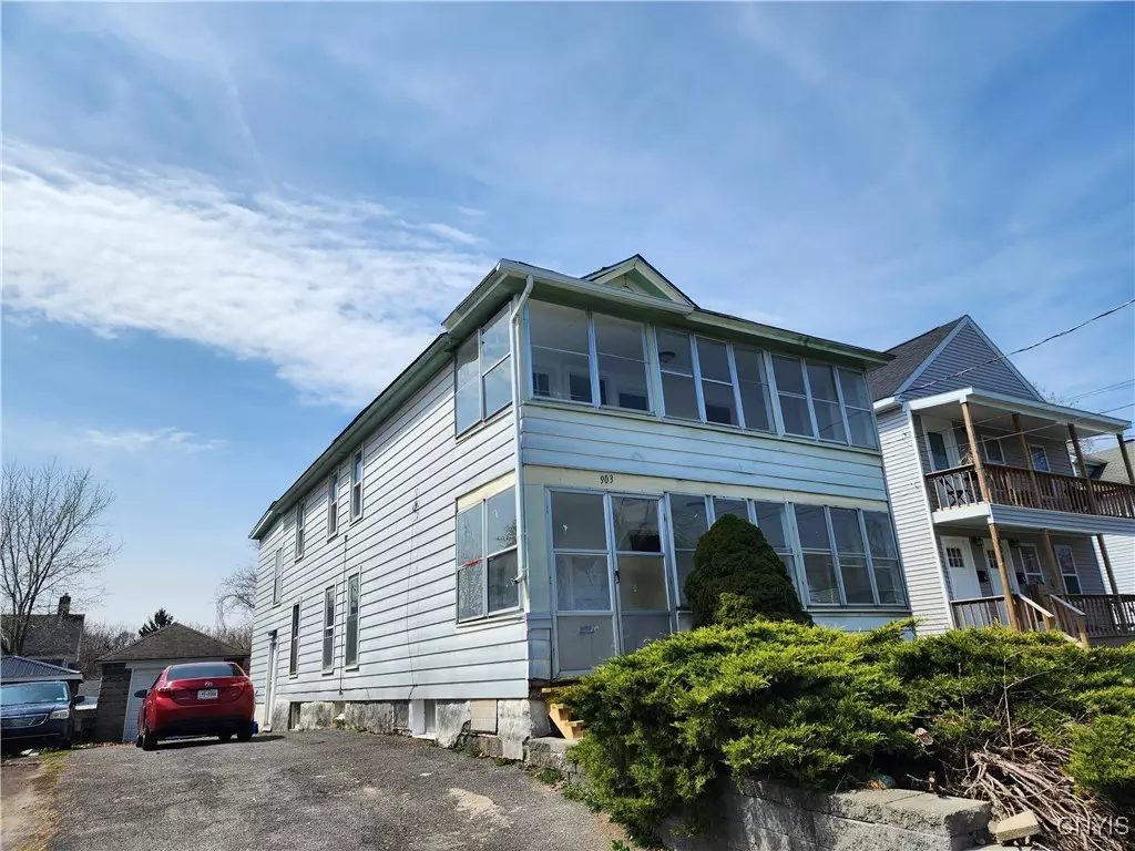 Syracuse, NY 13204,903 Milton AVE