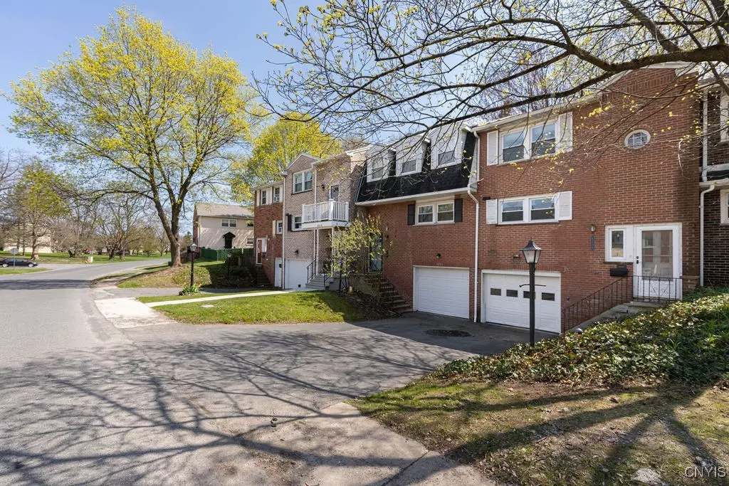 Liverpool, NY 13090,4314 Candlelight LN