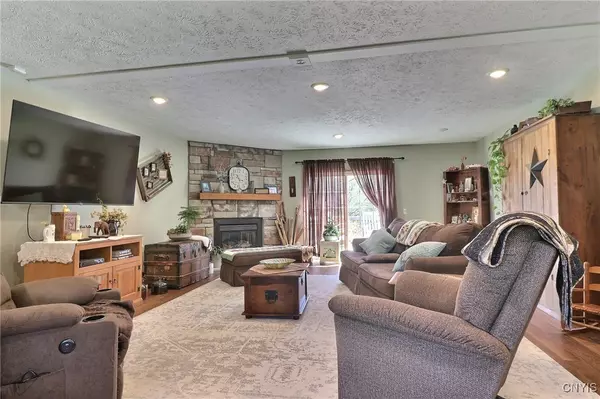 Munnsville, NY 13409,5528 Clearview DR