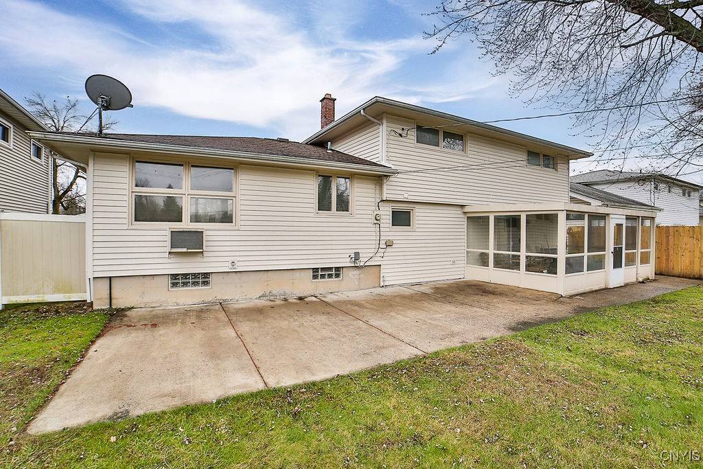 Williamsville, NY 14221,22 Plaza DR