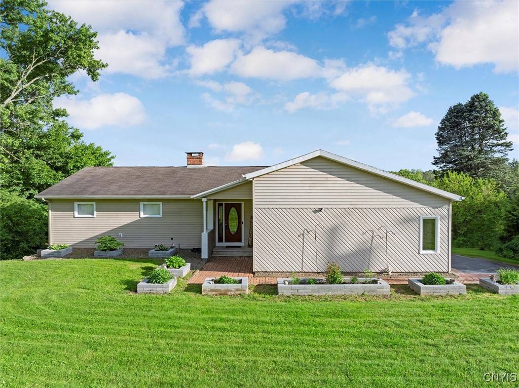 1404 Riverbend DR, Baldwinsville, NY 13027