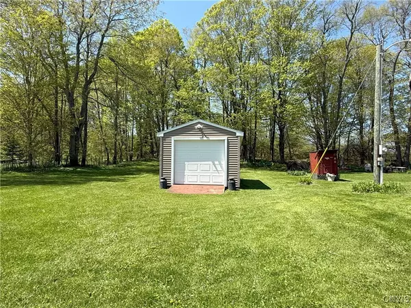 Remsen, NY 13438,9985 Briggs RD