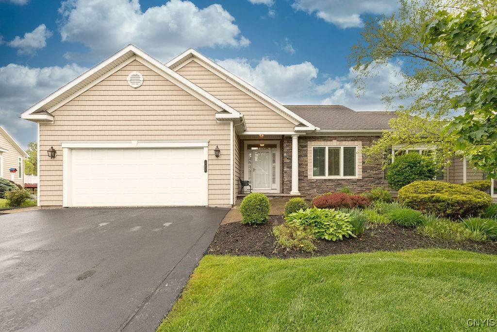 122 Edwards Falls LN, Manlius, NY 13104