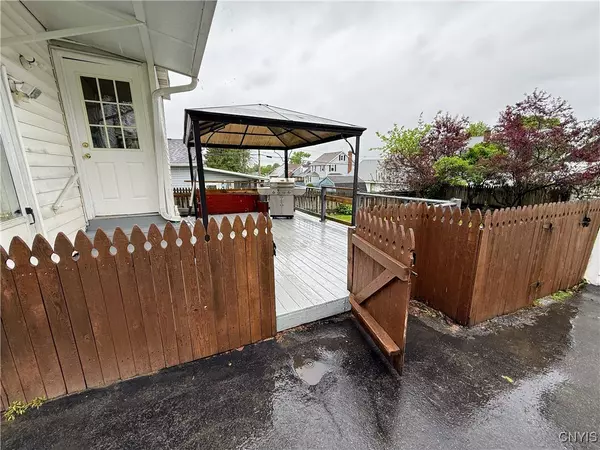 Syracuse, NY 13208,303 Darlington RD E