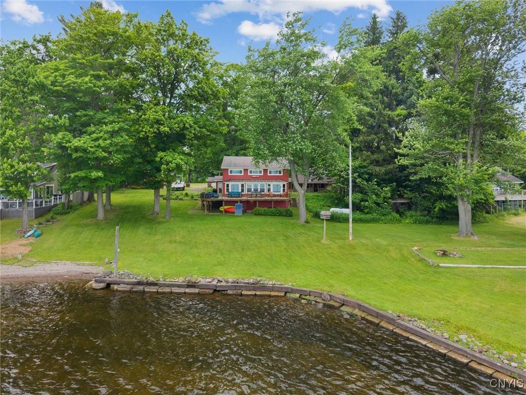 36 Ackerman RD, Bernhards Bay, NY 13028