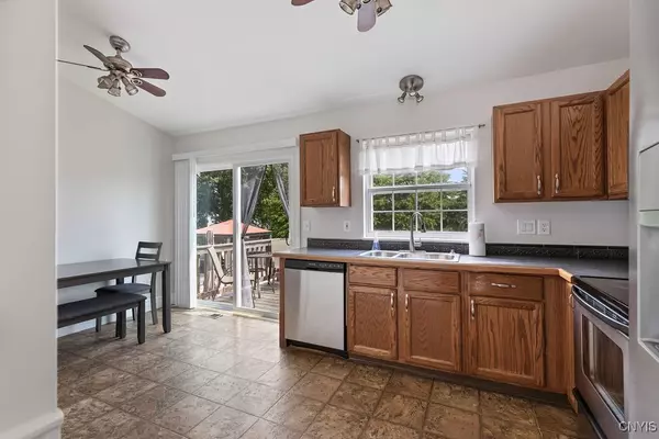 Clay, NY 13041,5176 Novara LN