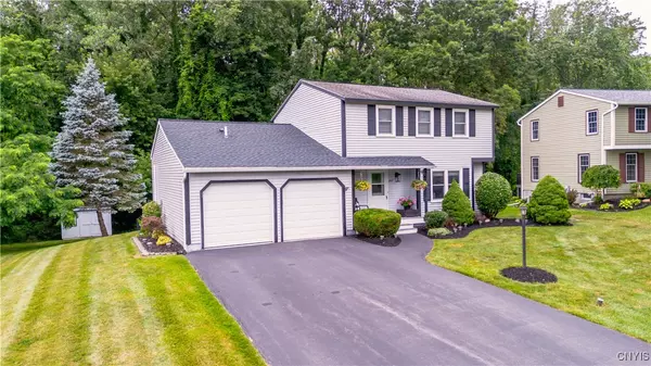 8421 Quadrant LN, Baldwinsville, NY 13027