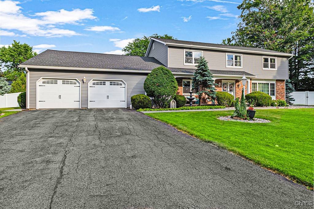 7 Woodstock CT, New Hartford, NY 13413