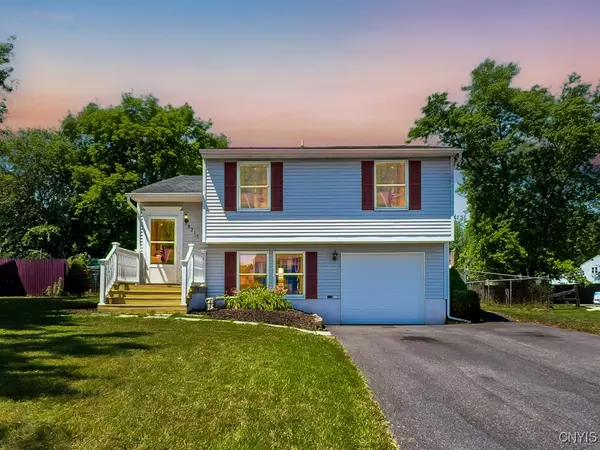 8213 Mantova DR, Clay, NY 13041