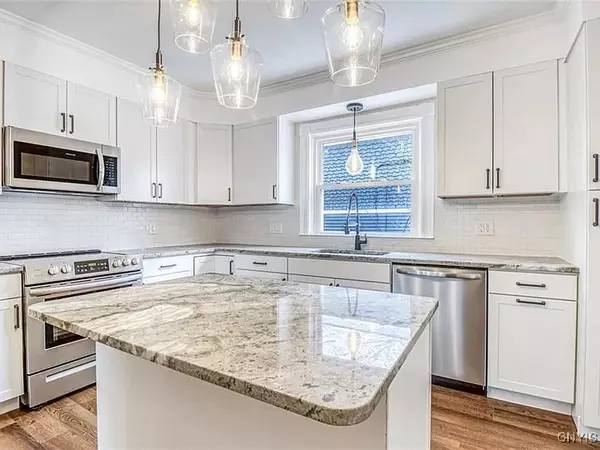 New Hartford, NY 13413,26 Paris RD