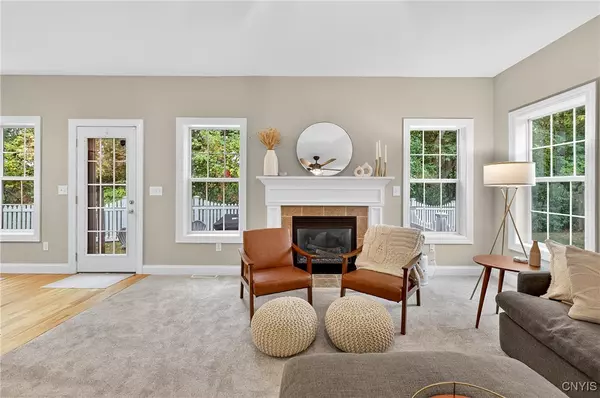 Fayetteville, NY 13066,404 Hunt DR