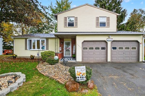 8335 Zenith DR, Baldwinsville, NY 13027